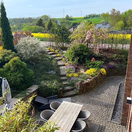 Attraktive Wohnung-Elztalidyll-Zwischen Mosel,Nuerburgring Und Burg Eltz Kollig Esterno foto