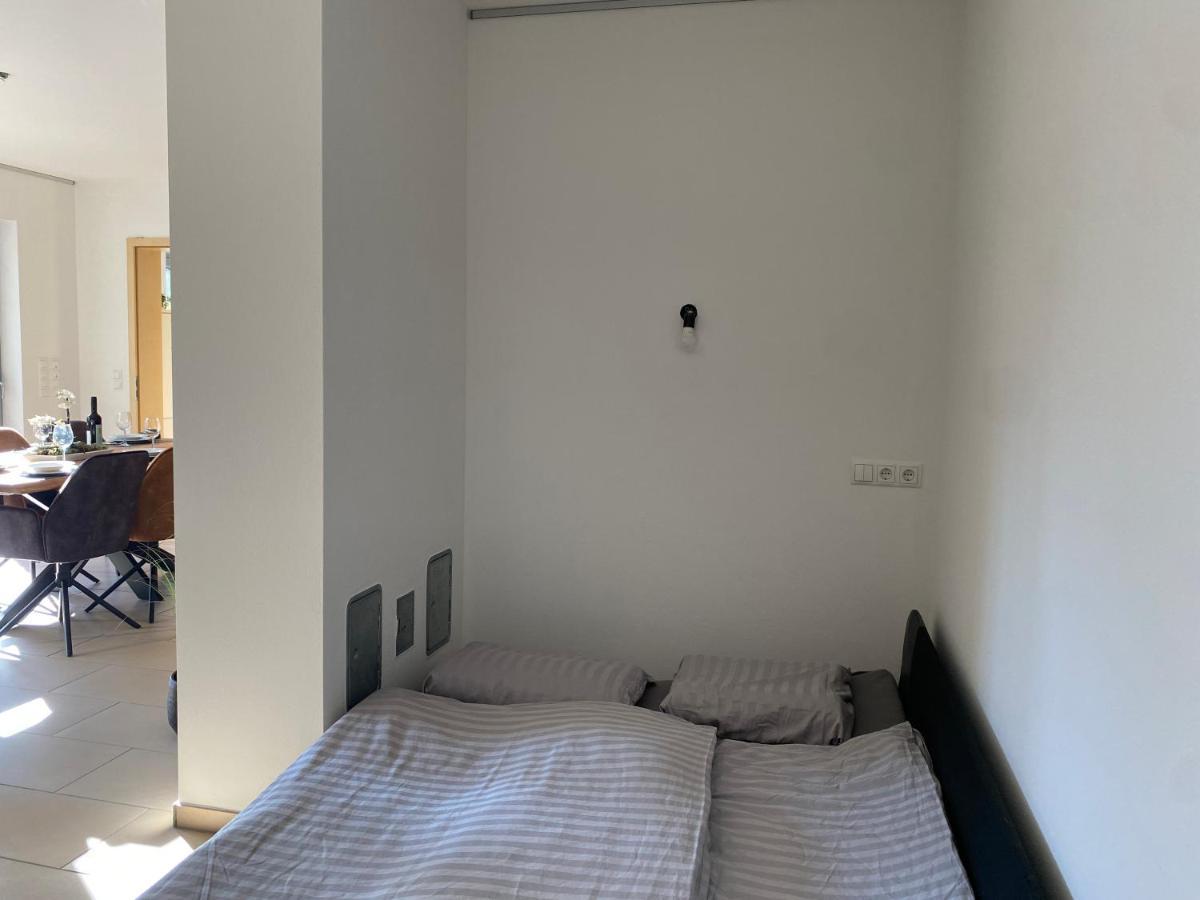 Attraktive Wohnung-Elztalidyll-Zwischen Mosel,Nuerburgring Und Burg Eltz Kollig Esterno foto