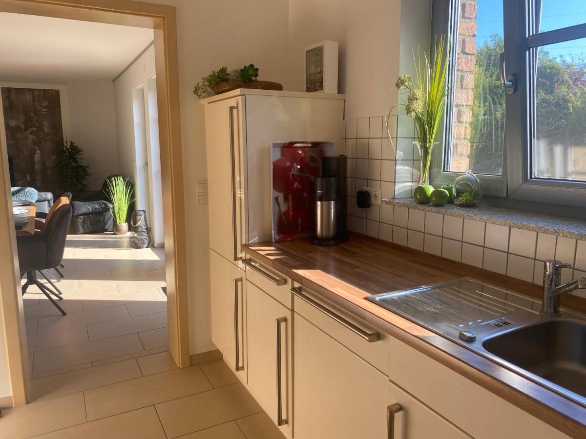 Attraktive Wohnung-Elztalidyll-Zwischen Mosel,Nuerburgring Und Burg Eltz Kollig Esterno foto