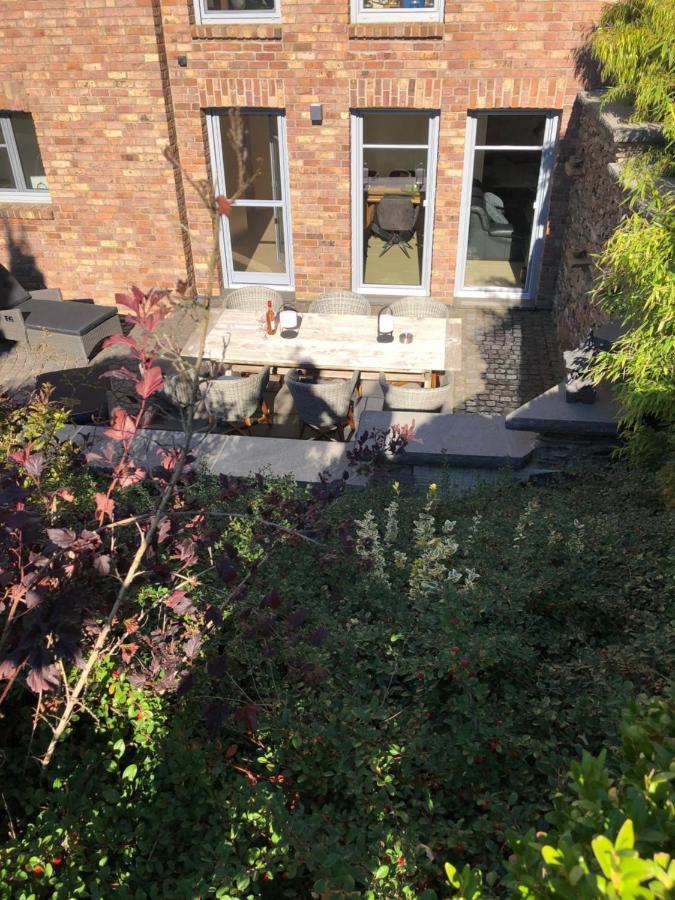 Attraktive Wohnung-Elztalidyll-Zwischen Mosel,Nuerburgring Und Burg Eltz Kollig Esterno foto