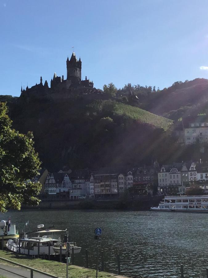Attraktive Wohnung-Elztalidyll-Zwischen Mosel,Nuerburgring Und Burg Eltz Kollig Esterno foto