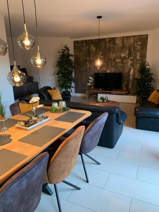 Attraktive Wohnung-Elztalidyll-Zwischen Mosel,Nuerburgring Und Burg Eltz Kollig Esterno foto