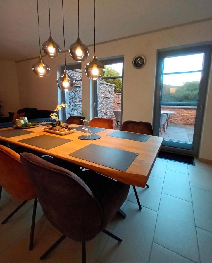Attraktive Wohnung-Elztalidyll-Zwischen Mosel,Nuerburgring Und Burg Eltz Kollig Esterno foto