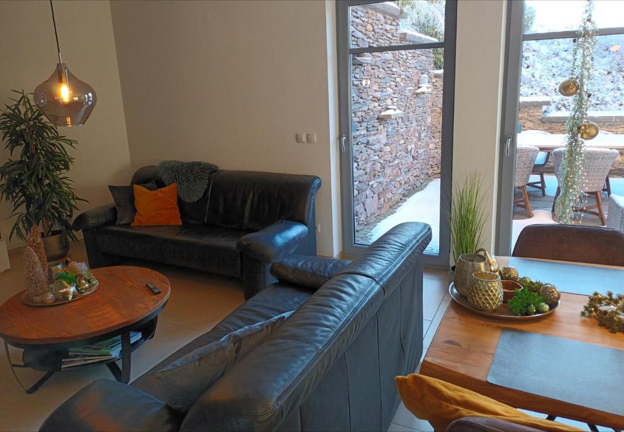 Attraktive Wohnung-Elztalidyll-Zwischen Mosel,Nuerburgring Und Burg Eltz Kollig Esterno foto