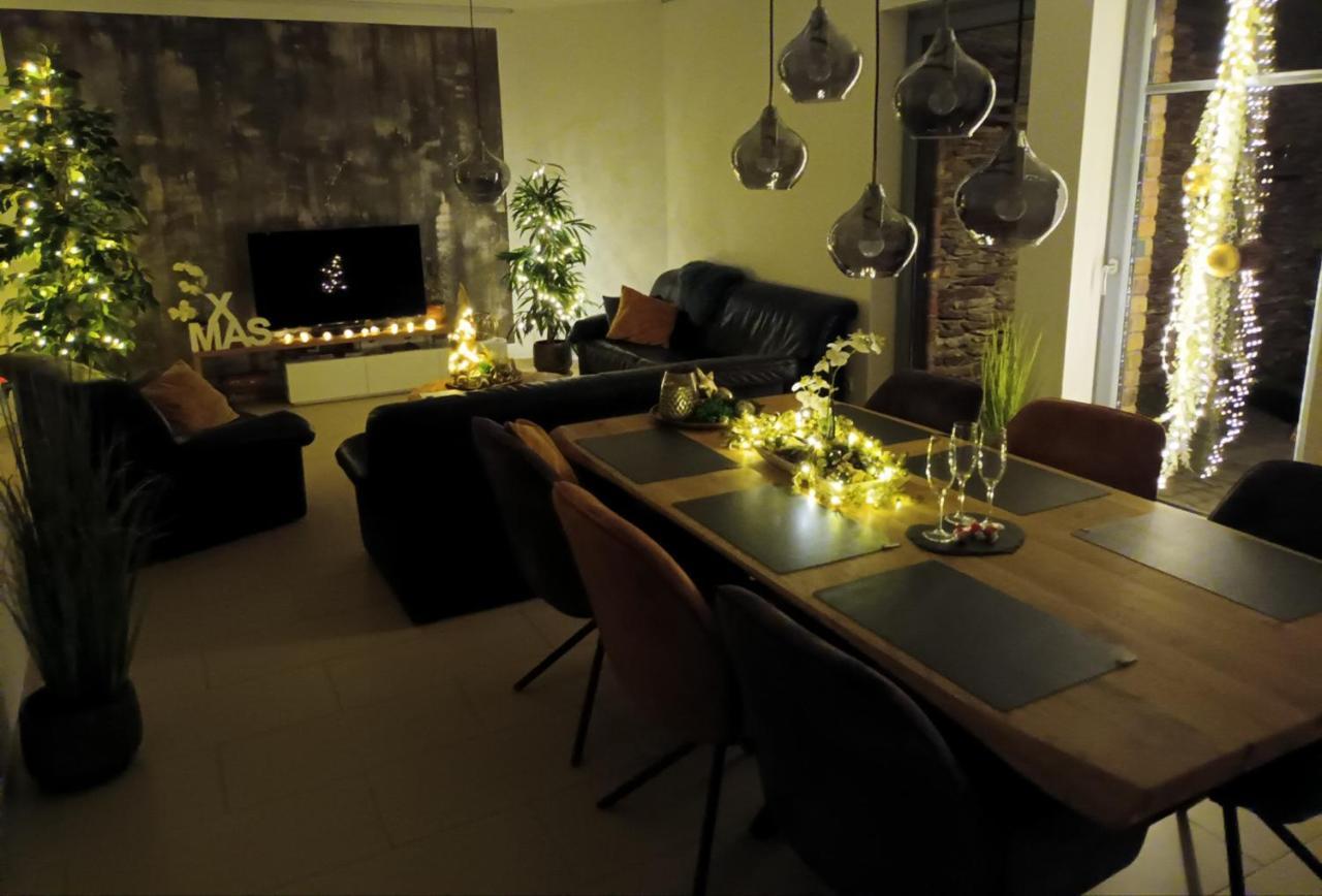 Attraktive Wohnung-Elztalidyll-Zwischen Mosel,Nuerburgring Und Burg Eltz Kollig Esterno foto